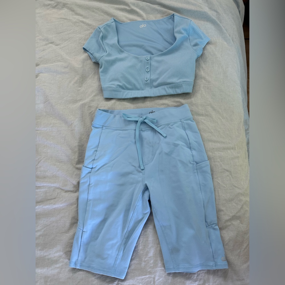 Alo bike short and top